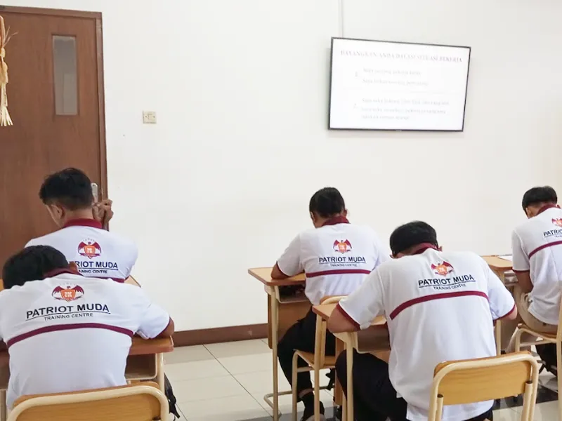 Siswa Patriot Muda sedang mengikuti tes psikologi